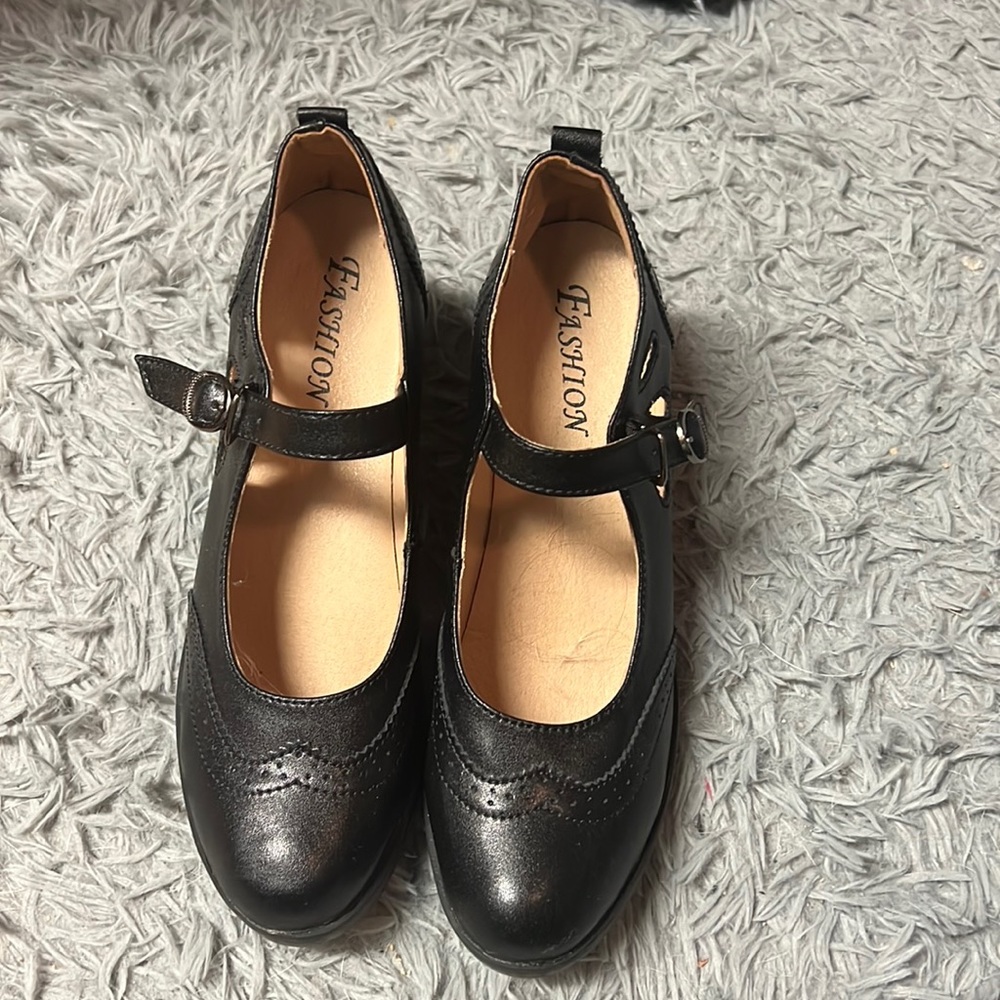 Women’s Mary janes shoes